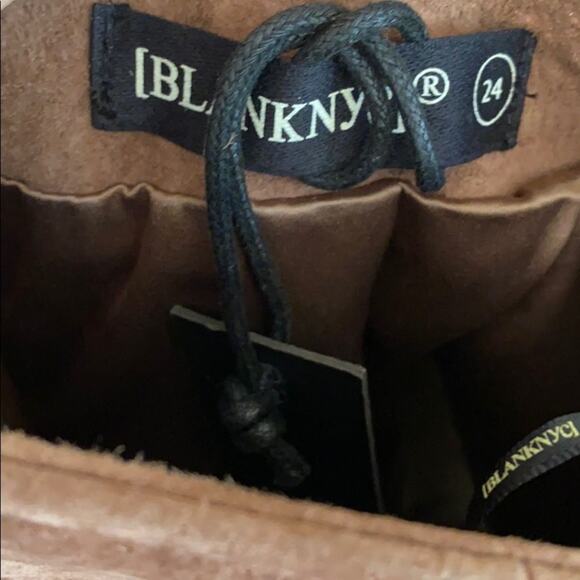 BlankNYC suede mini skirt SIZE: 24 - Picture 7 of 9